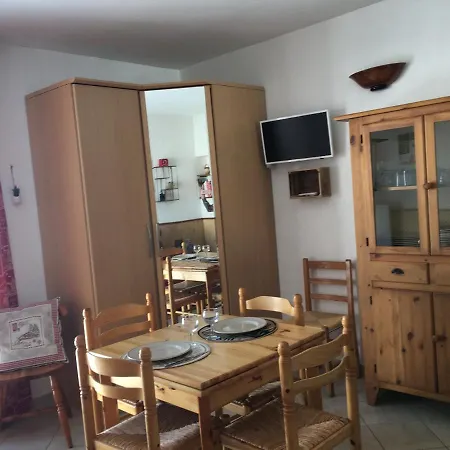 Sur Pistes Direct Face Rassemblement Ecoles De Skis Classe 3 Etoiles 4 Couchages Cosy