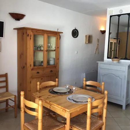Sur Pistes Direct Face Rassemblement Ecoles De Skis Classe 3 Etoiles 4 Couchages Cosy *